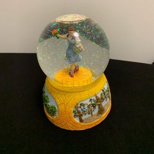 Wizard of Oz Musical Snow Globe